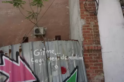 Gitme Çayı Yeni Demledim (Beyoğlu, 2022)