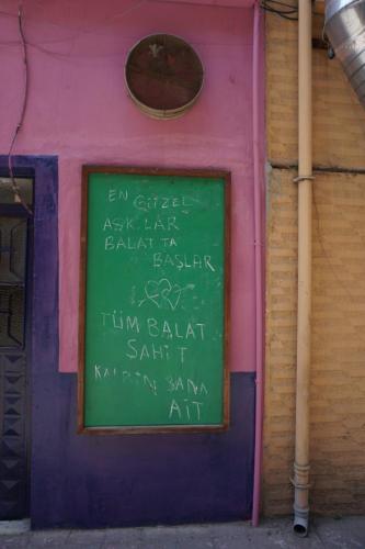 En Güzel Aşklar Balat’ta Başlar. Tüm Balat Şahit Kalbim Sana Ait (Balat, 2022)