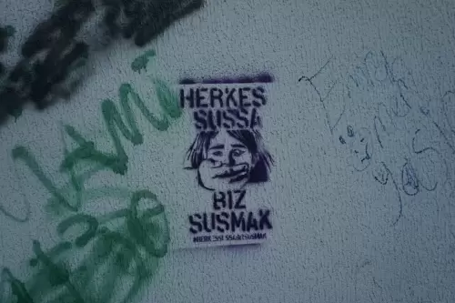 Herkes Sussa Biz Susmak! (Beyoğlu, 2022)
