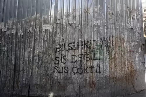 Bu Şehre Sis Değil Pus Çöktü (Beyoğlu, 2022)