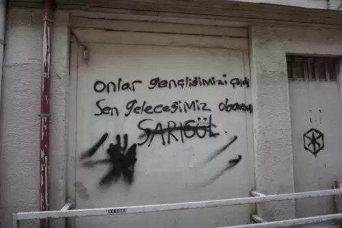 Onlar gençliğimizi çaldı sen geleceğimiz(-i çaldın) (Beyoğlu, 2022)