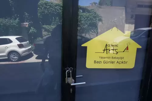 Bazı Günler Açıktır 