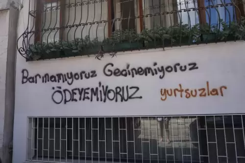 Barınamıyoruz Geçinemiyoruz ÖdeyemiyoruzYurtsuzlar