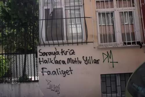 Saray’a kriz Halklara Mutlu Yıllar