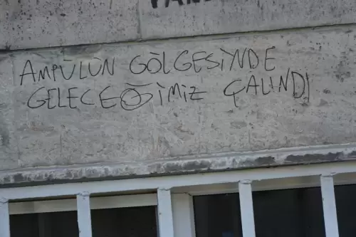 Ampülün Gölgesinde Geleceğimiz Çalındı (Beyoğlu, 2022)