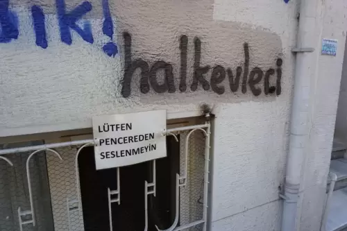 Lütfen Pencereden Seslenmeyin Halkevleri (Kadıköy, 2022)