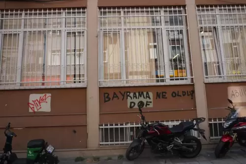 Bayrama Ne Oldu?  Abiii (Kadıköy, 2022)