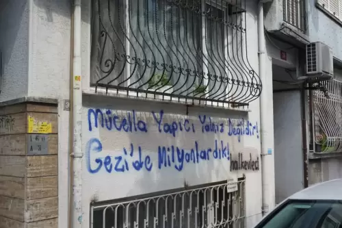 Mücella Yapıcı Yalnız DeğildirGezi’de Milyonlardık Halkevleri (Kadıköy, 2022)