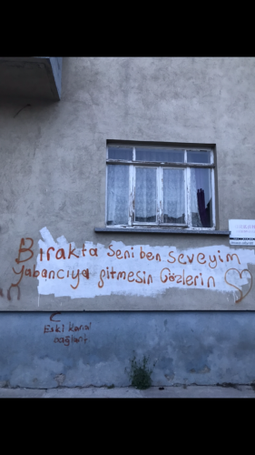 Bırakta (da) seni ben seveyimYabancıya gitmesin gözlerin (Şirinevler, 2024)