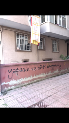 Yaşandı ve Bitti Saygısızca (Bahçelievler, 2025)