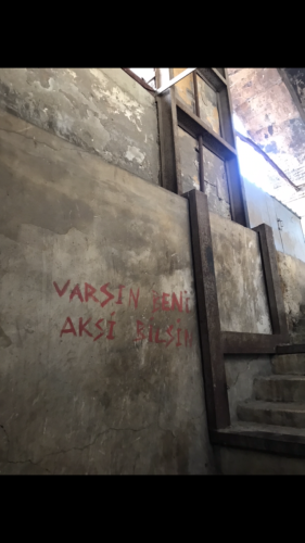 Varsın Beni Aksi Bilsin (Beyazıt, 2024)